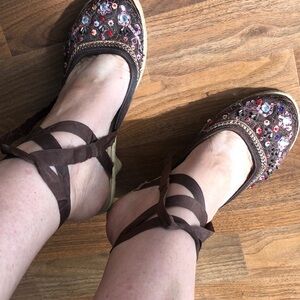 Vintage Groove Shoes size 8. Brown with beading and tie at ankle.